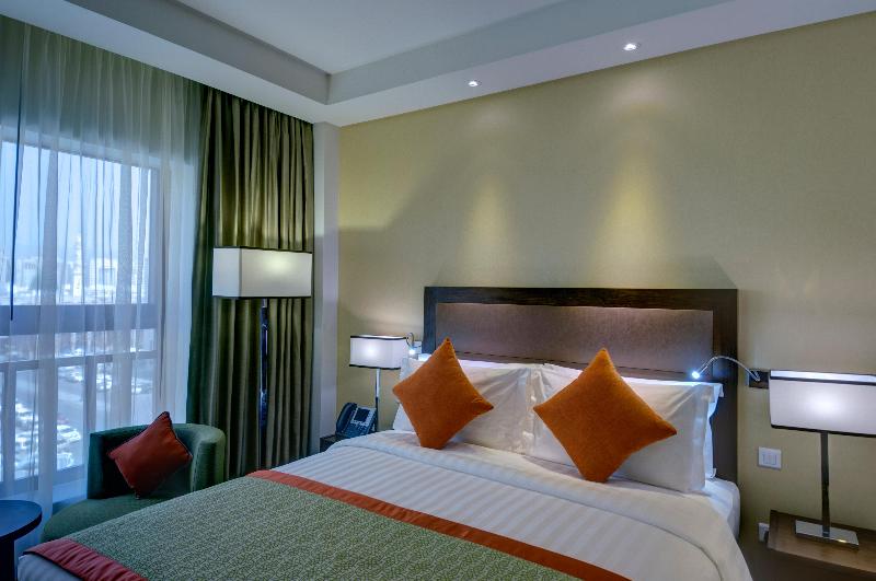 스위트 킹사이즈 침대, Best Western Plus Deerfield Beach Hotel & Suites
