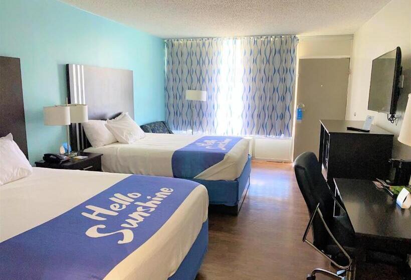 Номер Стандарт Адаптированный для Инвалидов, Days Inn By Wyndham Goldsboro