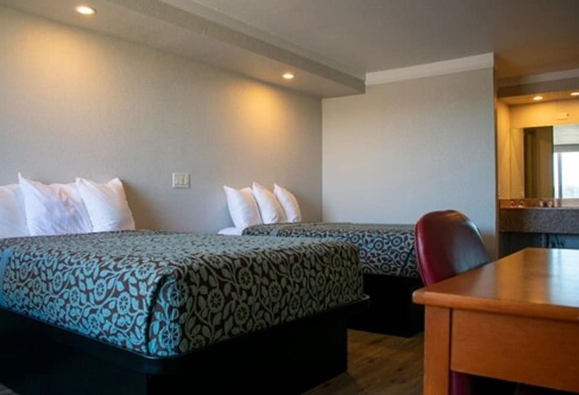 Номер Стандарт 2 Двуспальные Кровати, Days Inn By Wyndham Hillsboro Tx
