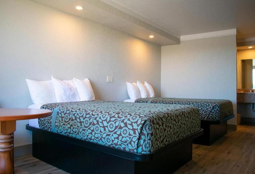 Номер Стандарт 2 Двуспальные Кровати, Days Inn By Wyndham Hillsboro Tx