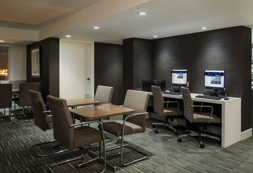 이그제큐티브 스위트, Hilton Winnipeg Airport Suites