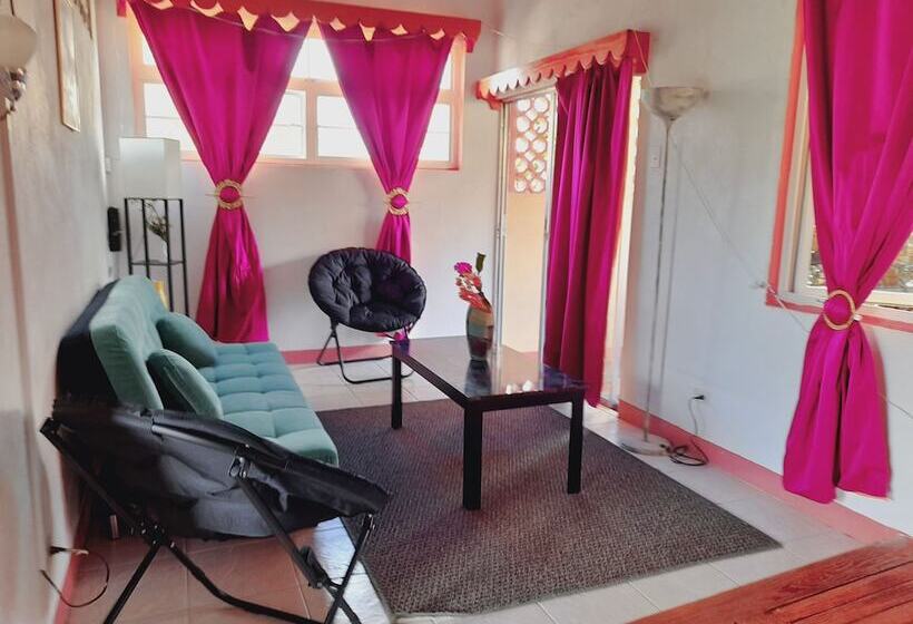 استودیوی استاندارد, Angler Apartments