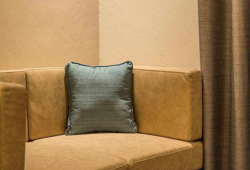 اتاق لوکس با تخت بزرگ, Pereybere Hotel & Spa