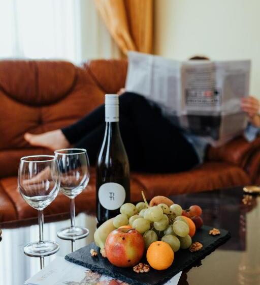 Люкс, Korona Wellness, Rendezvény és Borszálloda