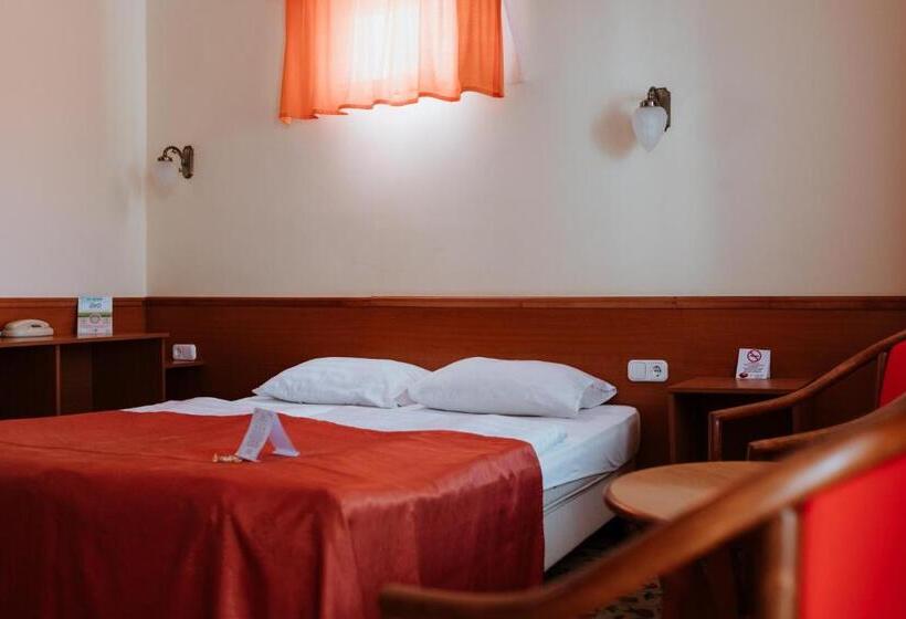 Семейный Номер, Korona Wellness, Rendezvény és Borszálloda
