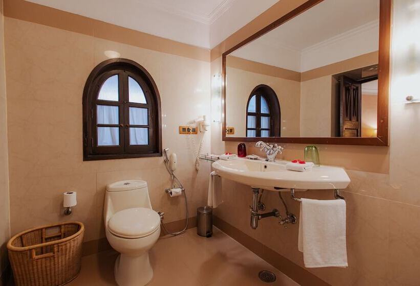 Номер Deluxe, Ajit Bhawan   A Palace Resort