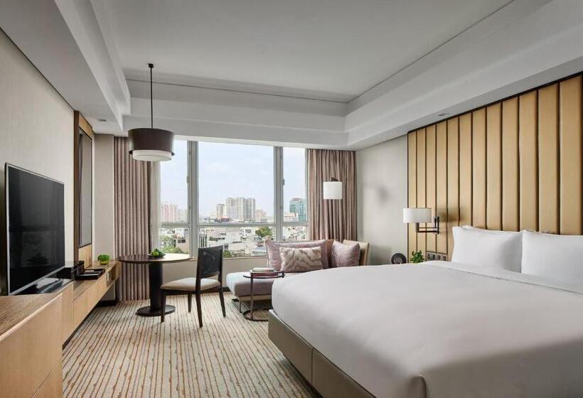 Club Room, New World Saigon