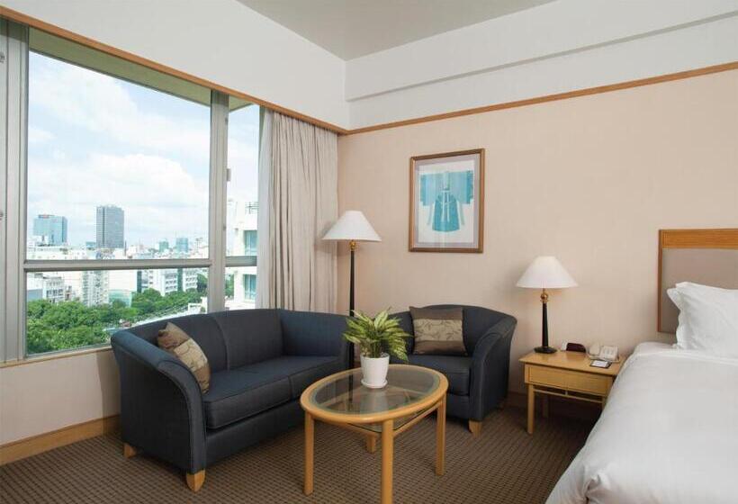 Deluxe Room King Size Bed, New World Saigon