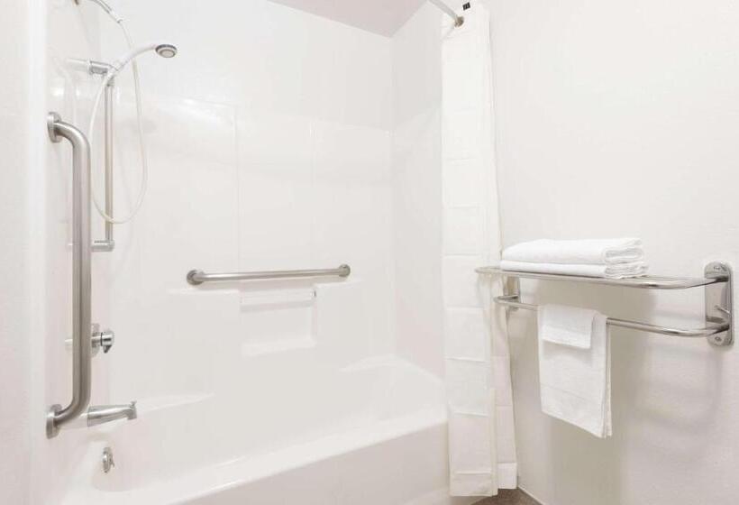 Люкс Кровать Кинг, Super 8 By Wyndham Missoula/reserve St