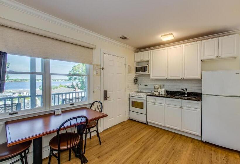 Люкс, Colonial Shores Resort
