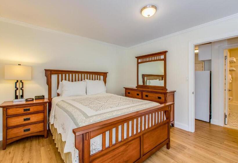 Люкс, Colonial Shores Resort