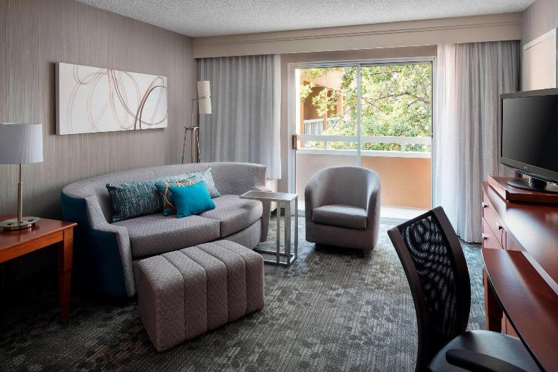 스위트 킹사이즈 침대, Courtyard By Marriott San Mateo Foster City