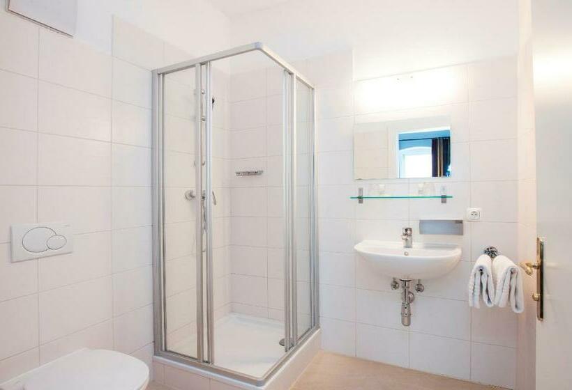 비즈니스룸, Keramikhotel Goldener Brunnen