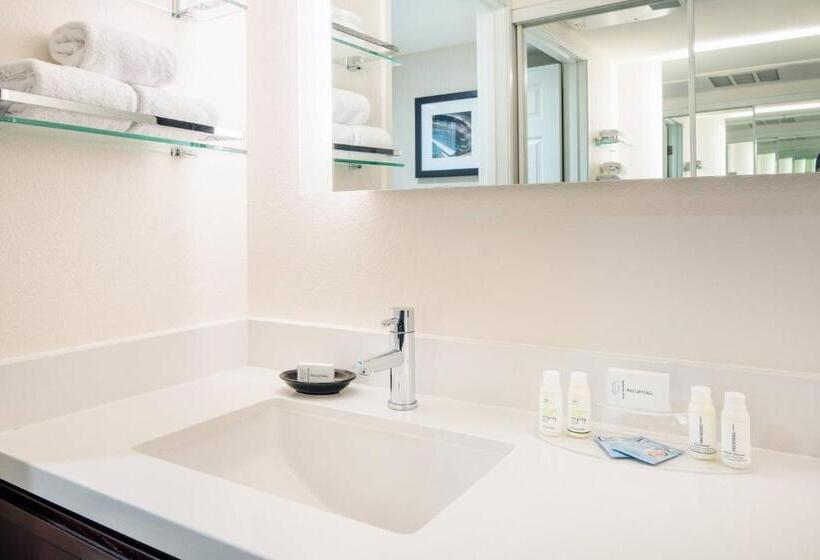 مجموعه ویستا شهر, Residence Inn By Marriott Las Vegas Hughes Center