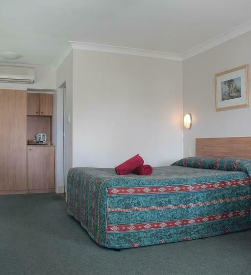 Номер Deluxe, Colonial Court Motor Inn