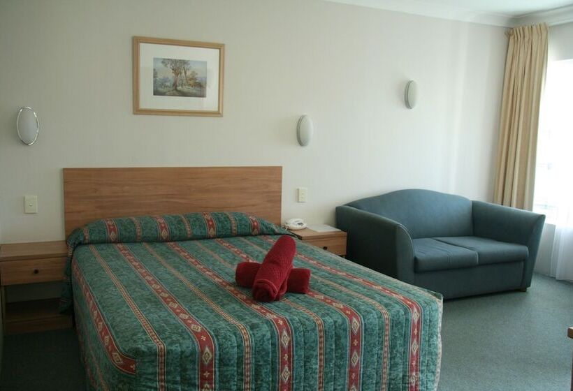 Номер Стандарт, Colonial Court Motor Inn