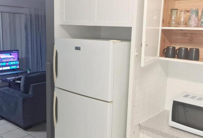 带1个卧室的带阳台的公寓, Golden Sands Motor Inn