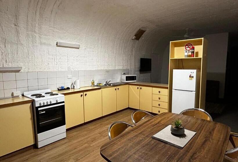Апартаменты 3 Спальни, Desert View Apartments