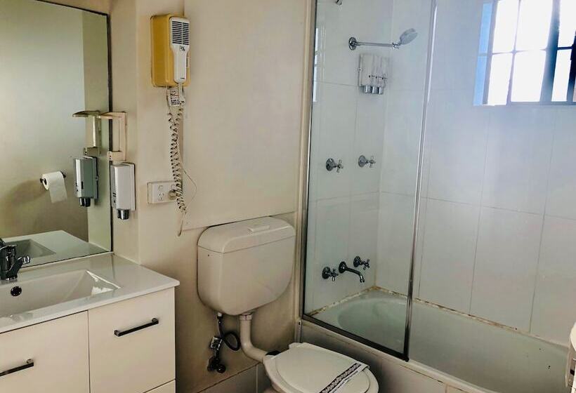 Семейный Номер, Campbelltown Colonial Motor Inn