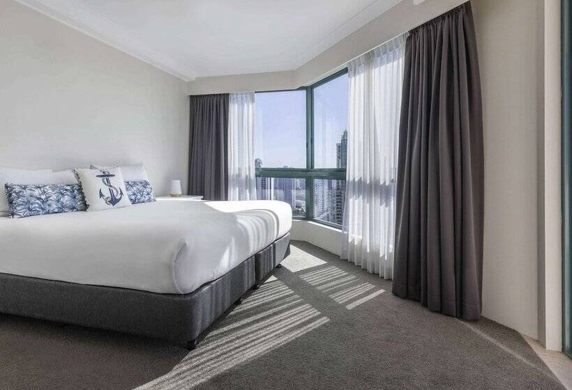 آپارتمان 3 خوابه, Mantra Crown Towers