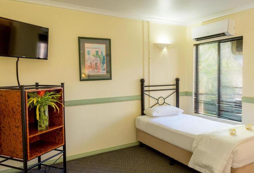 Семейный Номер Вид на Бассейн, Palm Royale Cairns