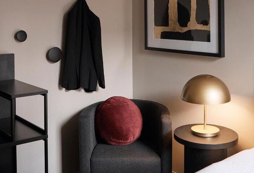 Номер Стандарт, The Capitol Hotel Sydney