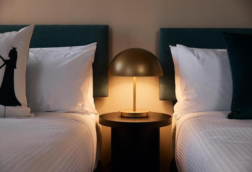 Номер Стандартный Кровать Куин, The Capitol Hotel Sydney