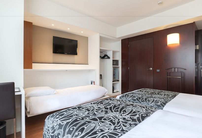 اتاق پریمیوم سه تخته, Catalonia Brussels