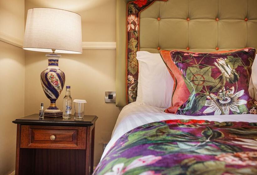 اتاق سوپریور, The Wynnstay Hotel, Oswestry, Shropshire
