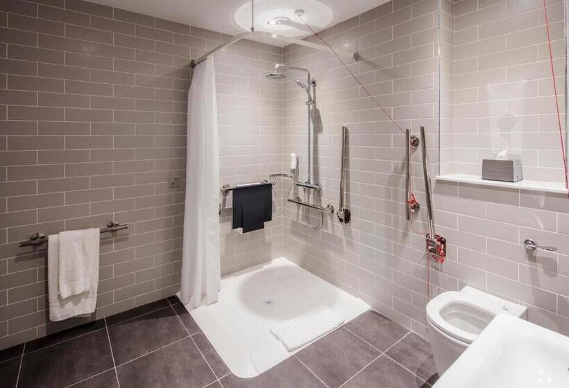 Номер Стандарт Адаптированный для Инвалидов, Holiday Inn Express Belfast City, An Ihg
