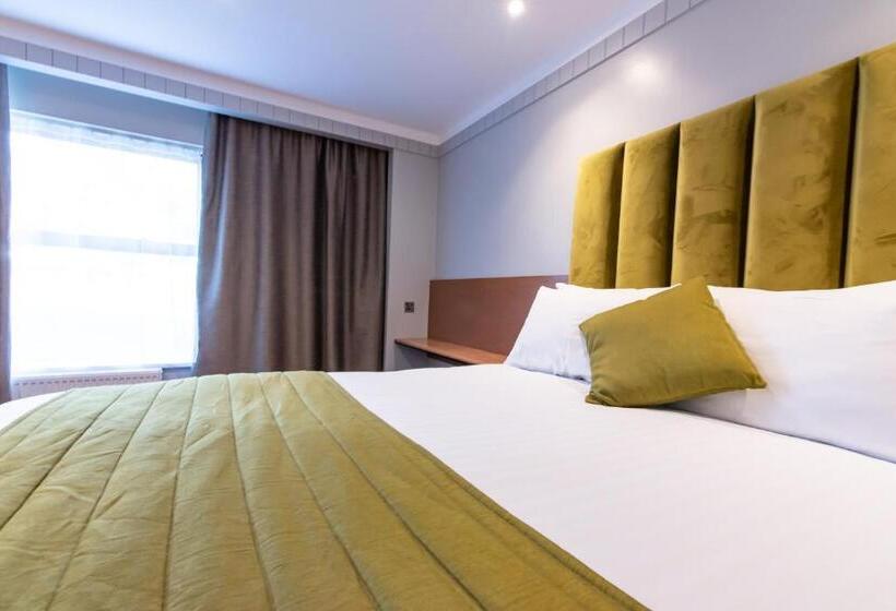 Семейный Номер, Hogs Back Hotel & Spa