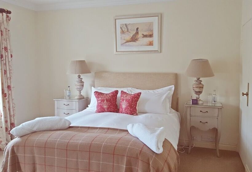 Номер Стандарт, The Royal Oak, Yattendon