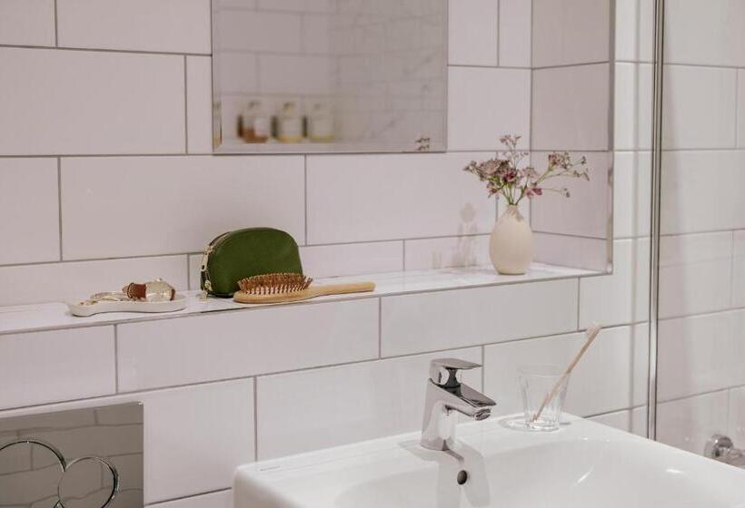 Апартаменты 2 Спальни, Sonder Royal Garden