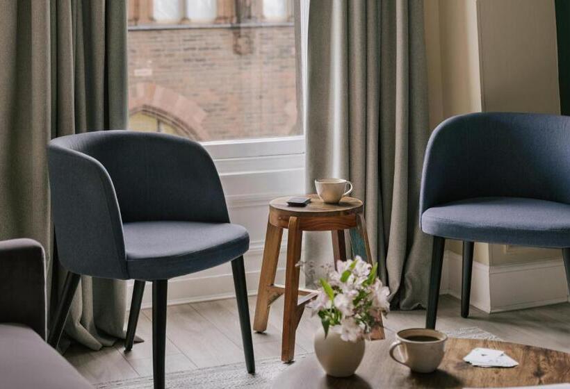 Люкс Повышенной Комфортности, Sonder Royal Garden