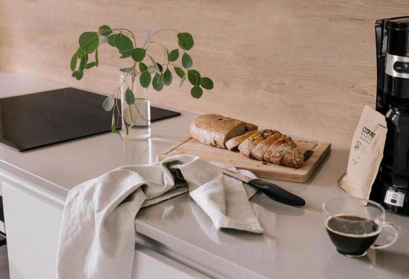 Апартаменты 1 Спальня с Балконом, Sonder Royal Garden