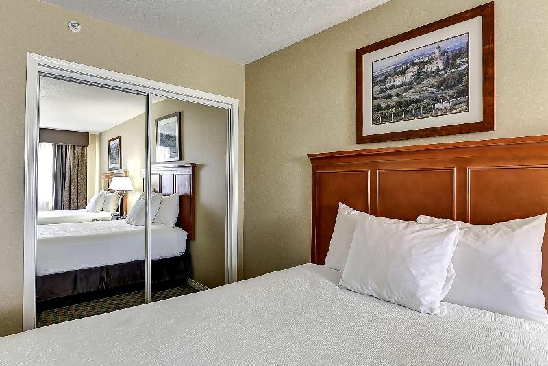 스위트 퀸침대, Best Western Plus Osoyoos Hotel And Suites