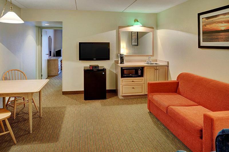 带大床的标准间, Thompson's Best Value Inn & Suites