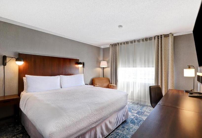 キングサイズベッドのスタンダードルーム, Four Points By Sheraton Toronto Mississauga