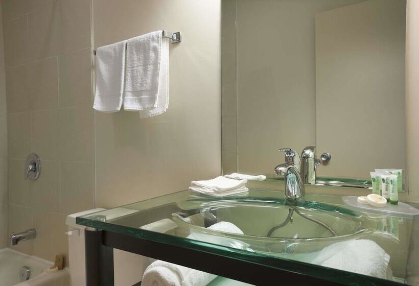 스위트, Travelodge By Wyndham Kapuskasing