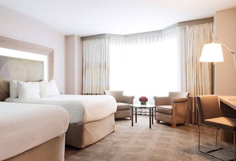 Quarto Superior, Novotel Montreal Center