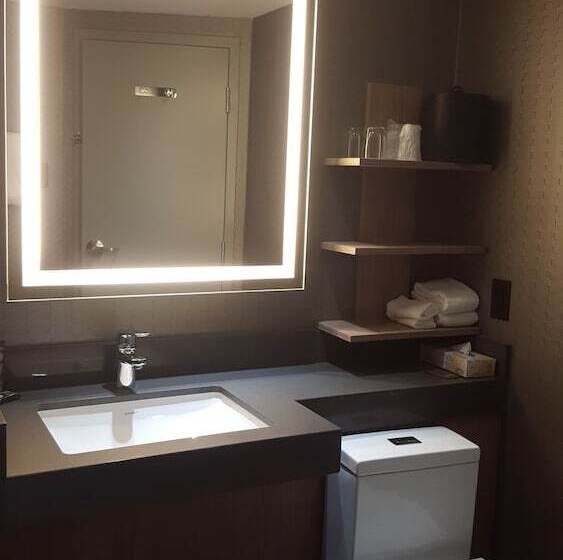 חדר סופריור, Novotel Montreal Center