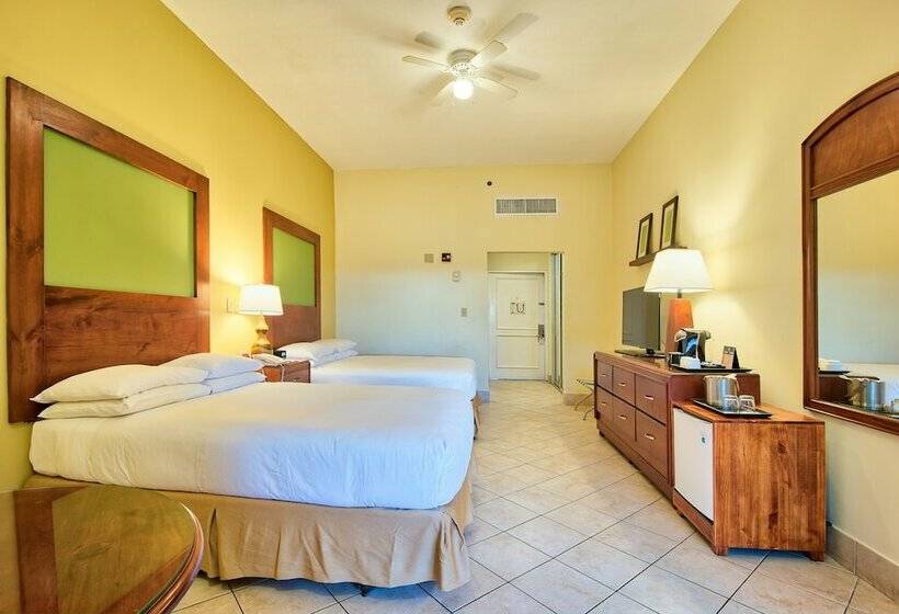 Номер Стандарт 2 Двуспальные Кровати, Fiesta Resort Central Pacific   All Inclusive