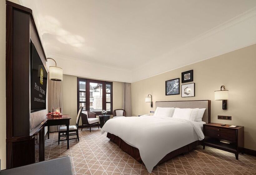 Номер Deluxe, Pan Pacific Suzhou