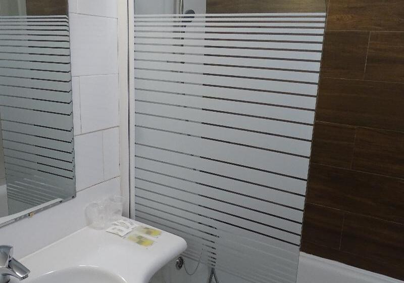 Номер Стандарт, Euro Hôtel Paris Créteil