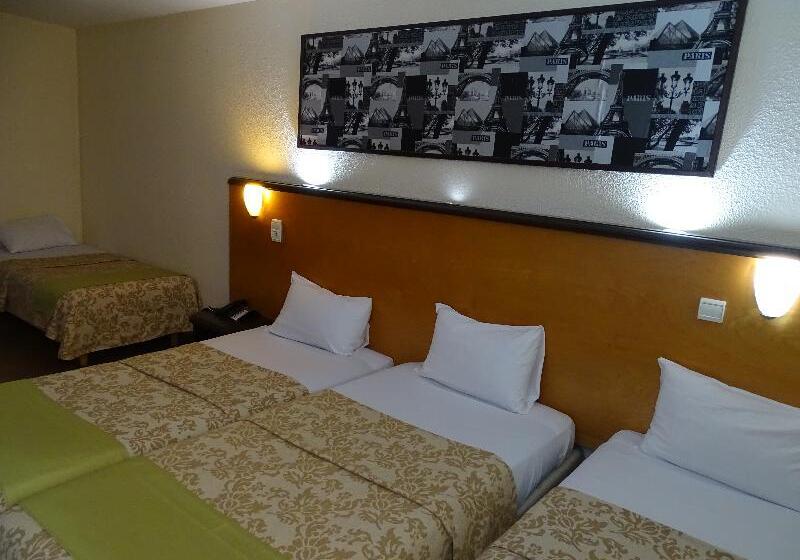 Четырехместный Номер Стандарт, Euro Hôtel Paris Créteil