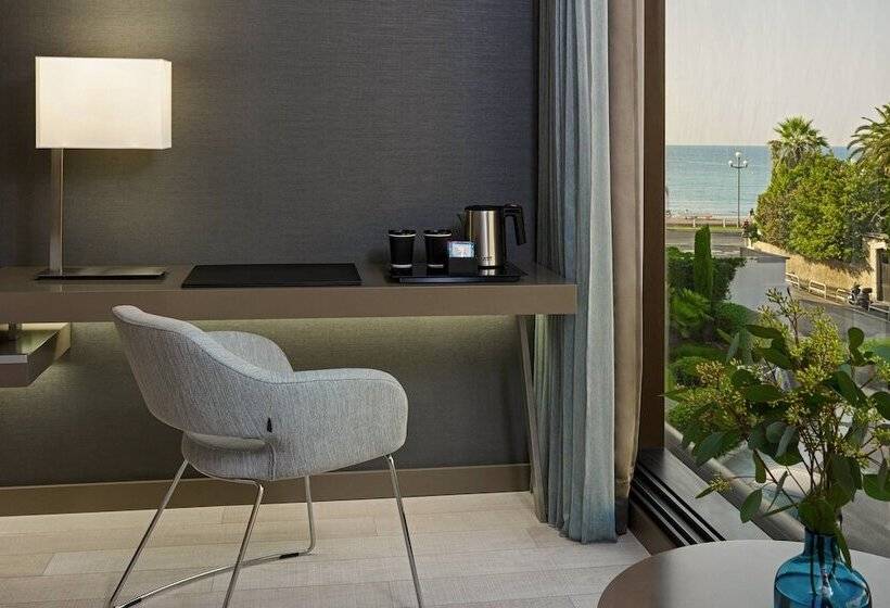 片側に海が見えるデラックスルーム, Ac Hotel By Marriott Nice