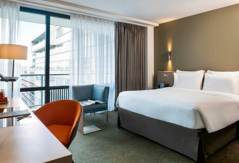 キングサイズベッドのクラシックルーム, Pullman Paris Tour Eiffel