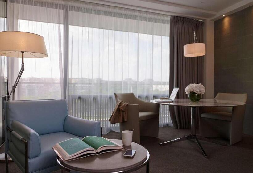 景色の見えるスイートルーム, Pullman Paris Tour Eiffel