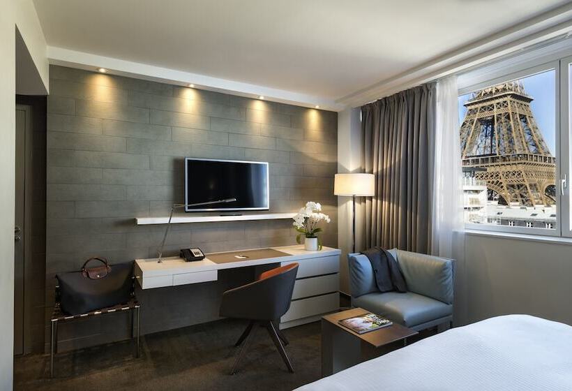 景色の見えるスーペリアルーム, Pullman Paris Tour Eiffel
