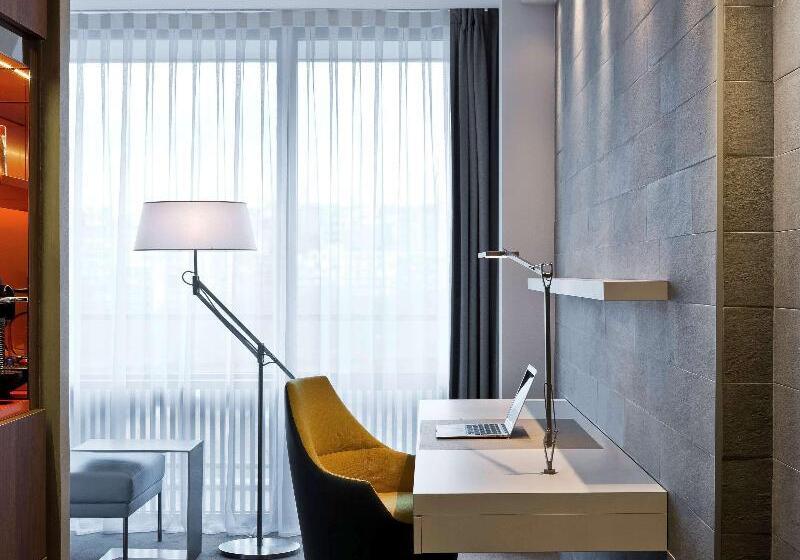景色の見えるデラックスルーム, Pullman Paris Tour Eiffel